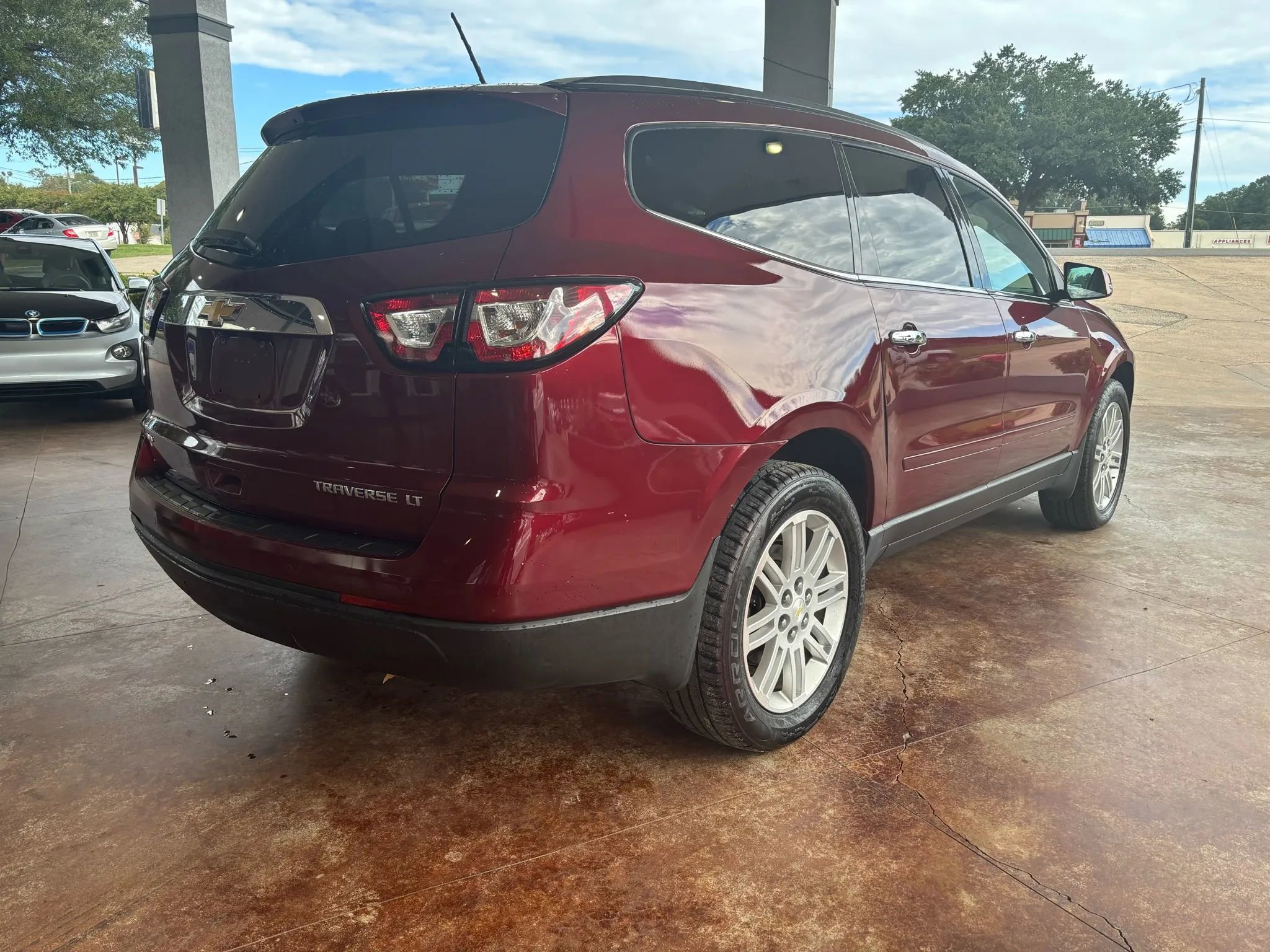 Used 2015 Chevrolet Traverse LT w/ Style and Technology Package image 6
