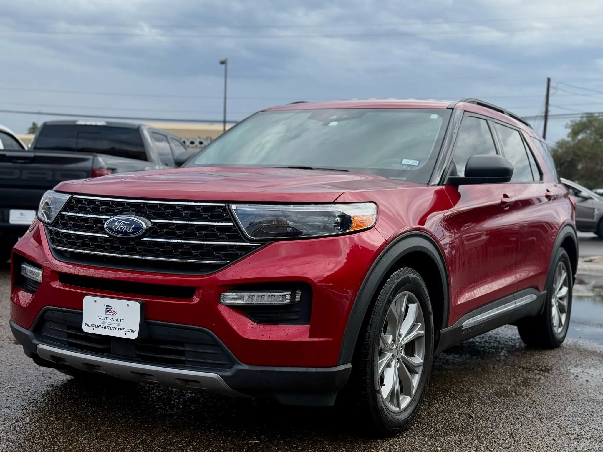 Used 2020 Ford Explorer XLT w/ Equipment Group 202A image 1