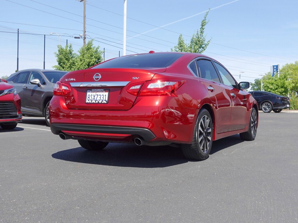 Used 2017 Nissan Altima 2.5 SV image 3