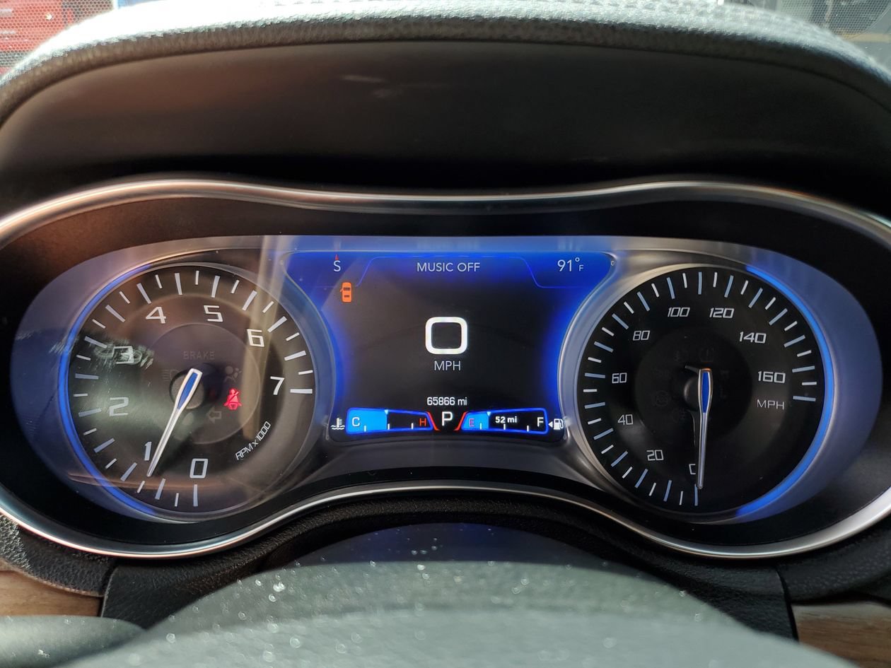 Used 2019 Chrysler 300 C RWD image 29