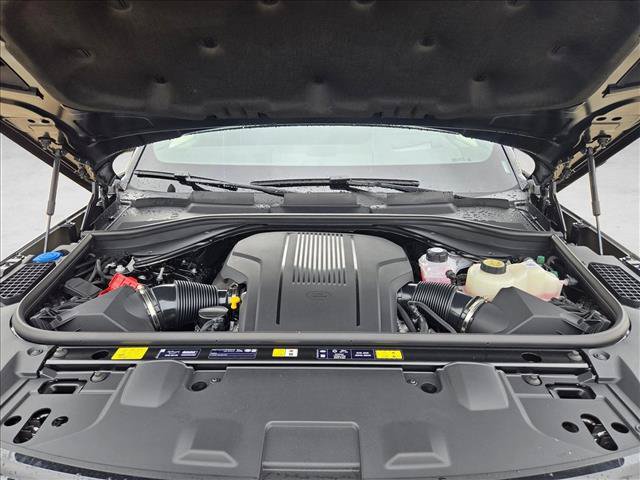 New 2026 Land Rover Range Rover Long Wheelbase SE AWD/4WD image 17