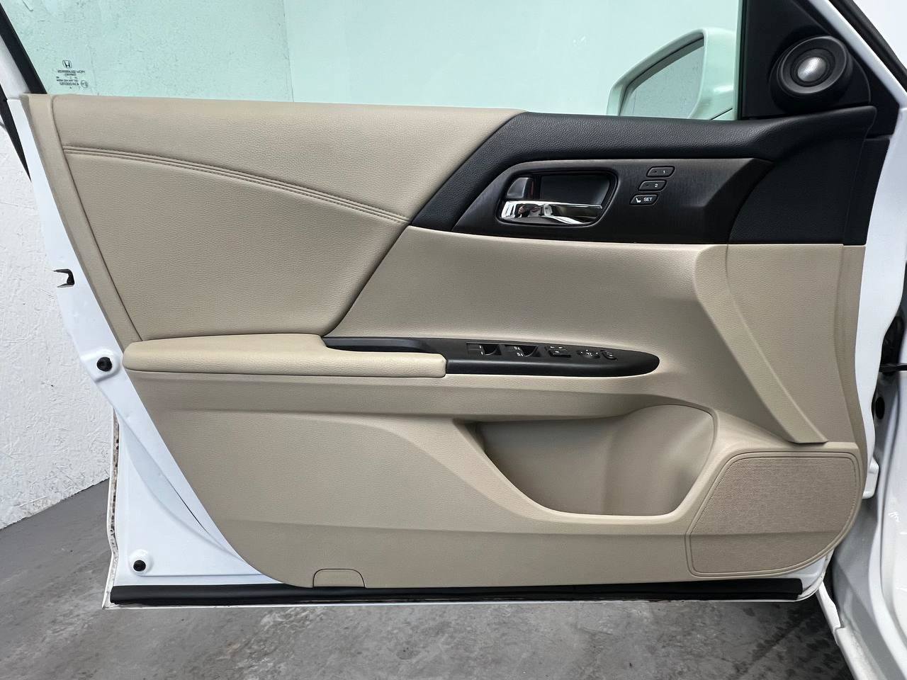 Used 2013 Honda Accord EX-L image 7