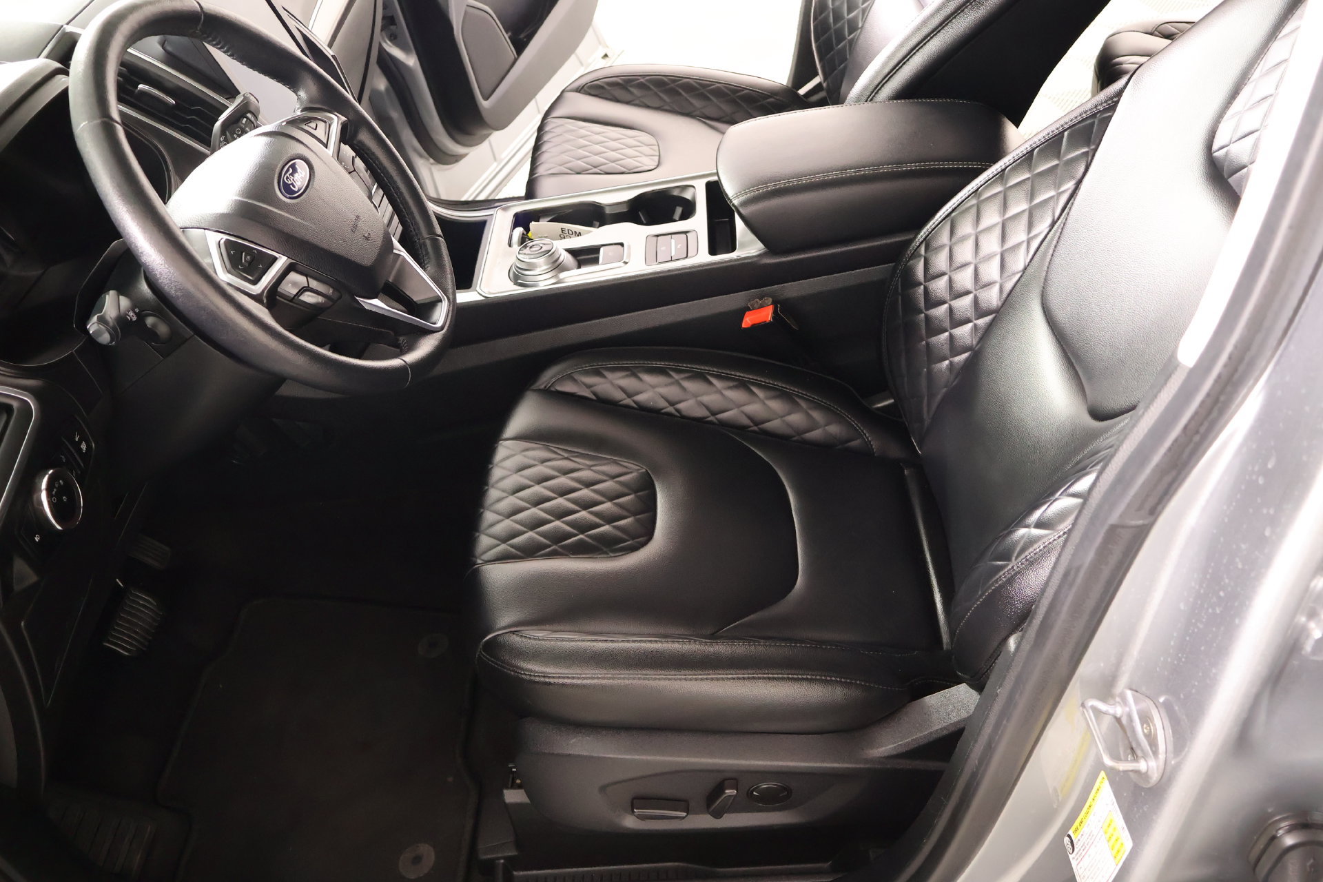 Used 2024 Ford Edge Titanium AWD/4WD image 11