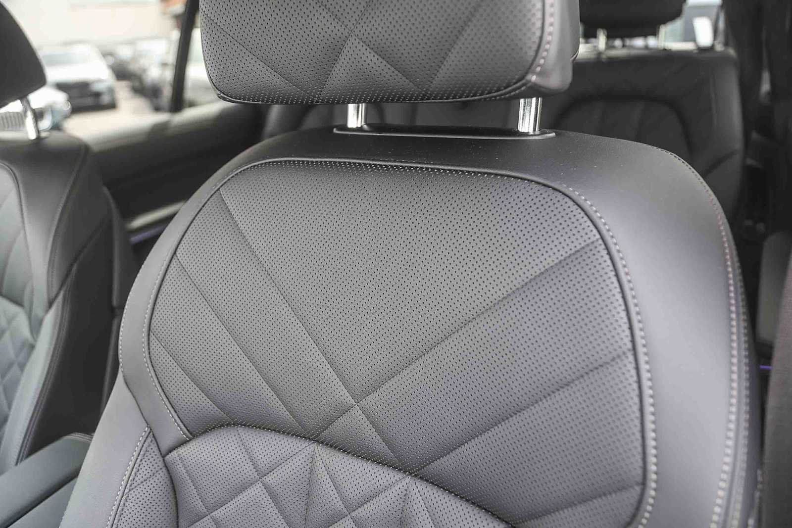 Certified 2024 BMW X7 xDrive40i w/ M Sport Package image 22