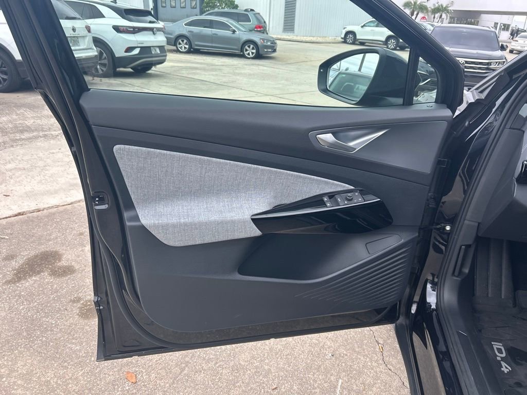 Used 2024 Volkswagen ID.4 2WD image 46