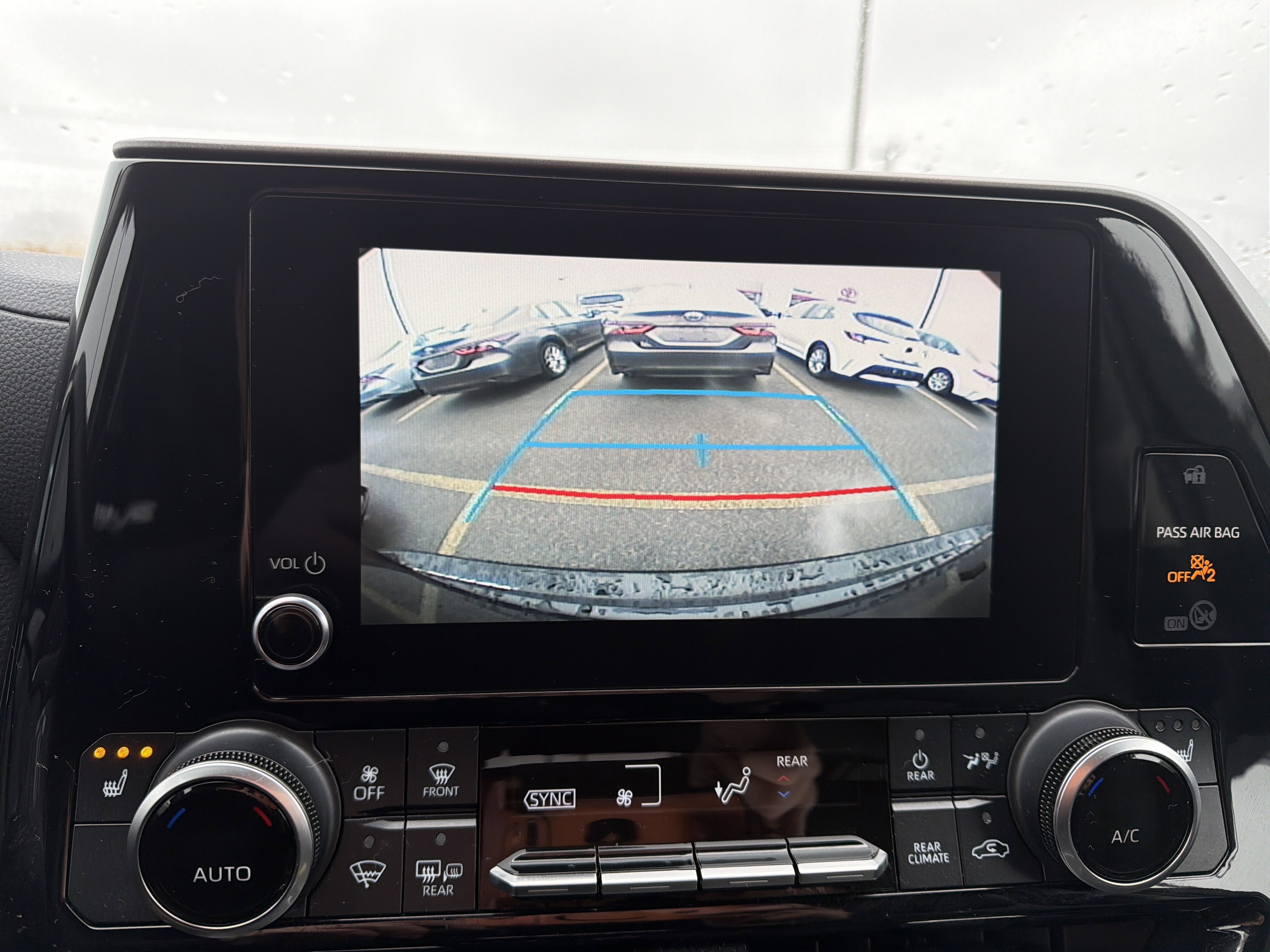 Used 2023 Toyota Highlander XLE AWD/4WD image 20