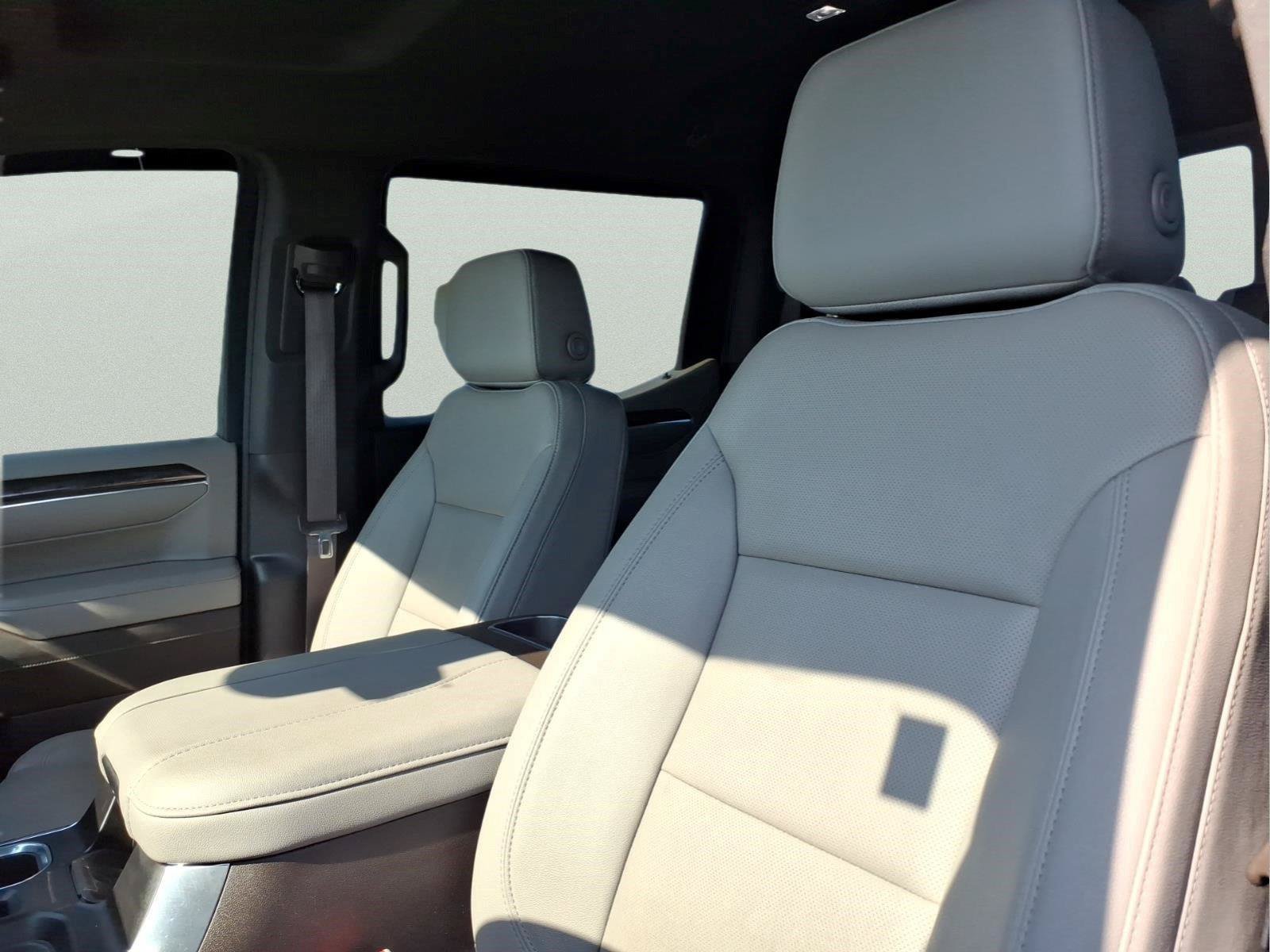 Certified 2024 Chevrolet Silverado 1500 LTZ w/ LTZ Convenience Package II AWD/4WD image 4
