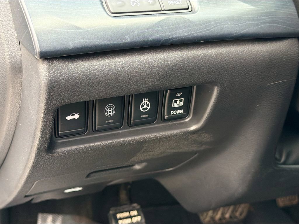 Used 2022 Nissan Maxima Platinum w/ Sport Mat Group FWD image 10