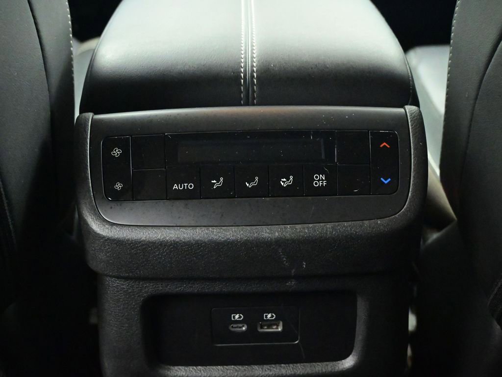 Used 2024 Nissan Pathfinder SL image 44