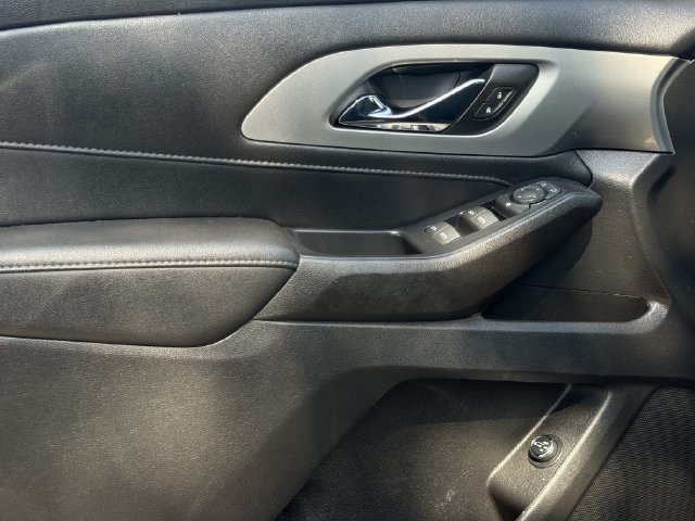 Used 2022 Chevrolet Traverse LT FWD image 23