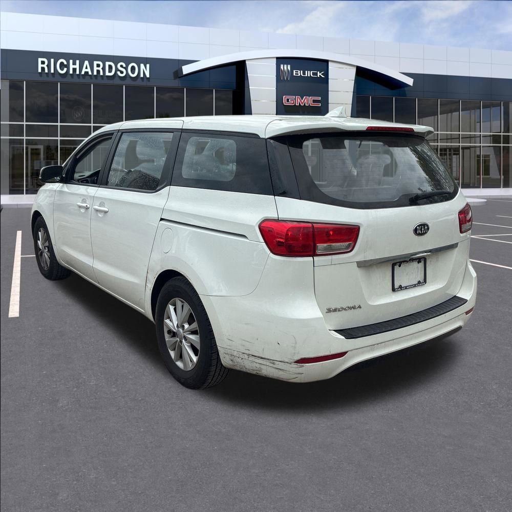 Used 2017 Kia Sedona L FWD image 7