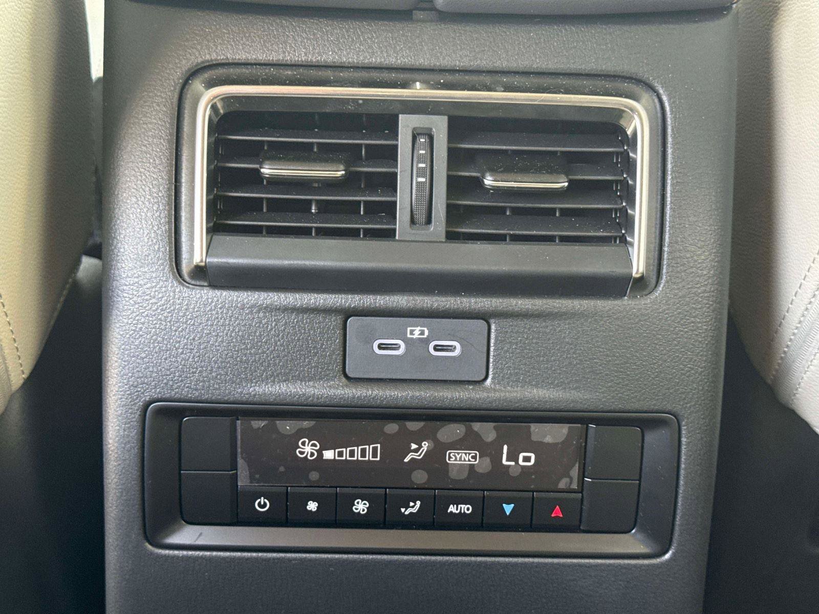 Certified 2025 MAZDA CX-90 3.3 Turbo w/ Preferred Package image 17