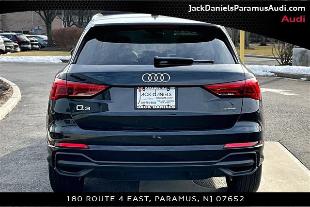 Used 2025 Audi Q3 2.0T Premium w/ Convenience Package image 4