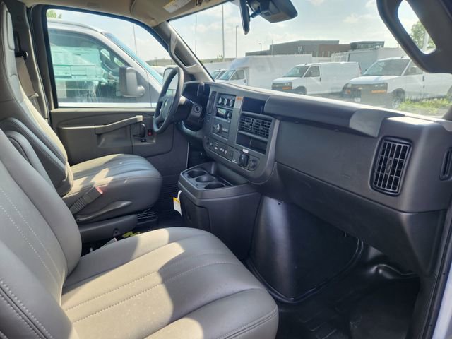 New 2024 Chevrolet Express 3500 w/ Power Convenience Package image 18