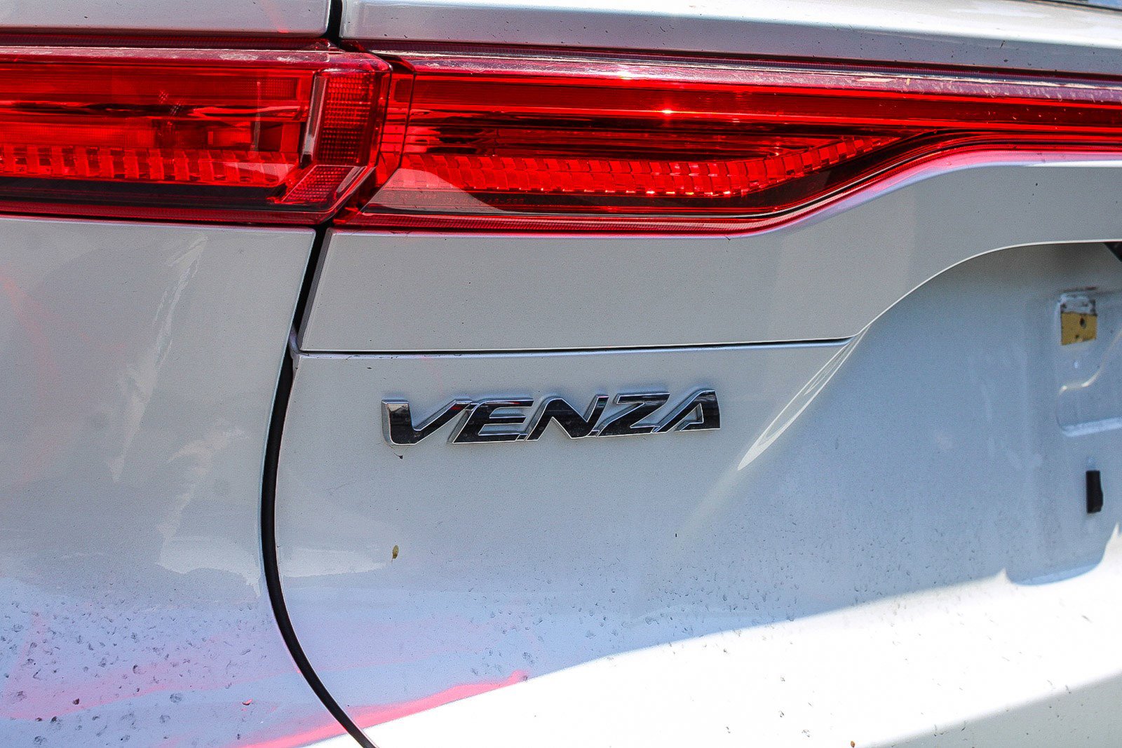 Used 2024 Toyota Venza Limited AWD/4WD image 16