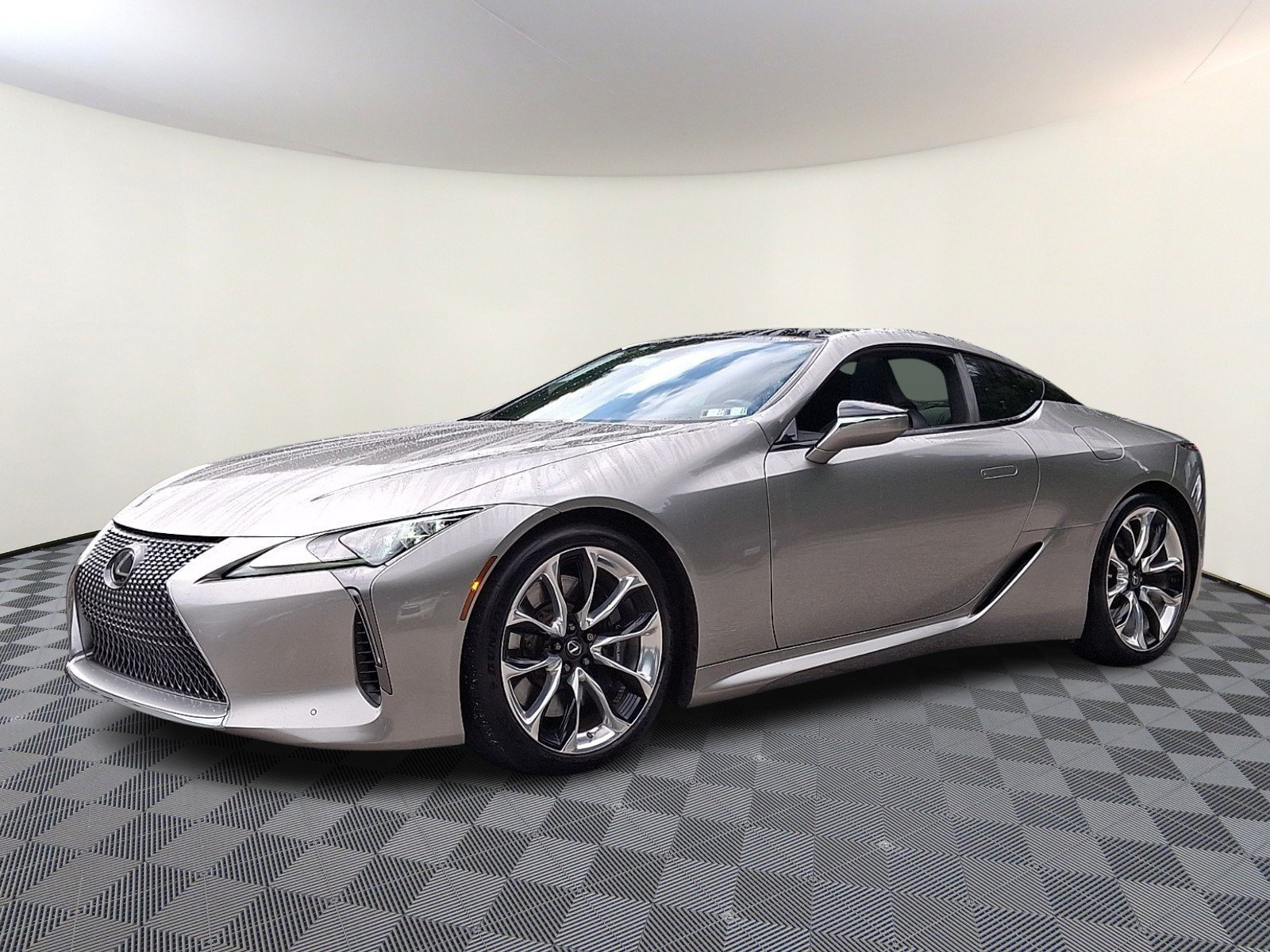 Used 2018 Lexus LC 500 Coupe RWD image 3
