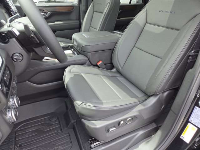 New 2026 GMC Yukon Denali w/ Denali Reserve Package AWD/4WD image 38
