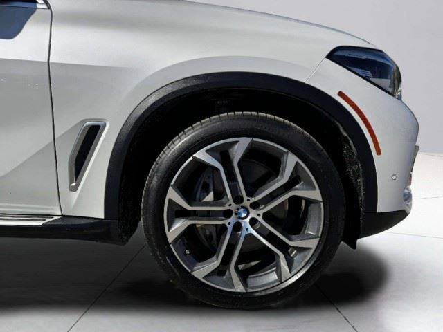 Used 2020 BMW X5 xDrive50i w/ Premium Package AWD/4WD image 61