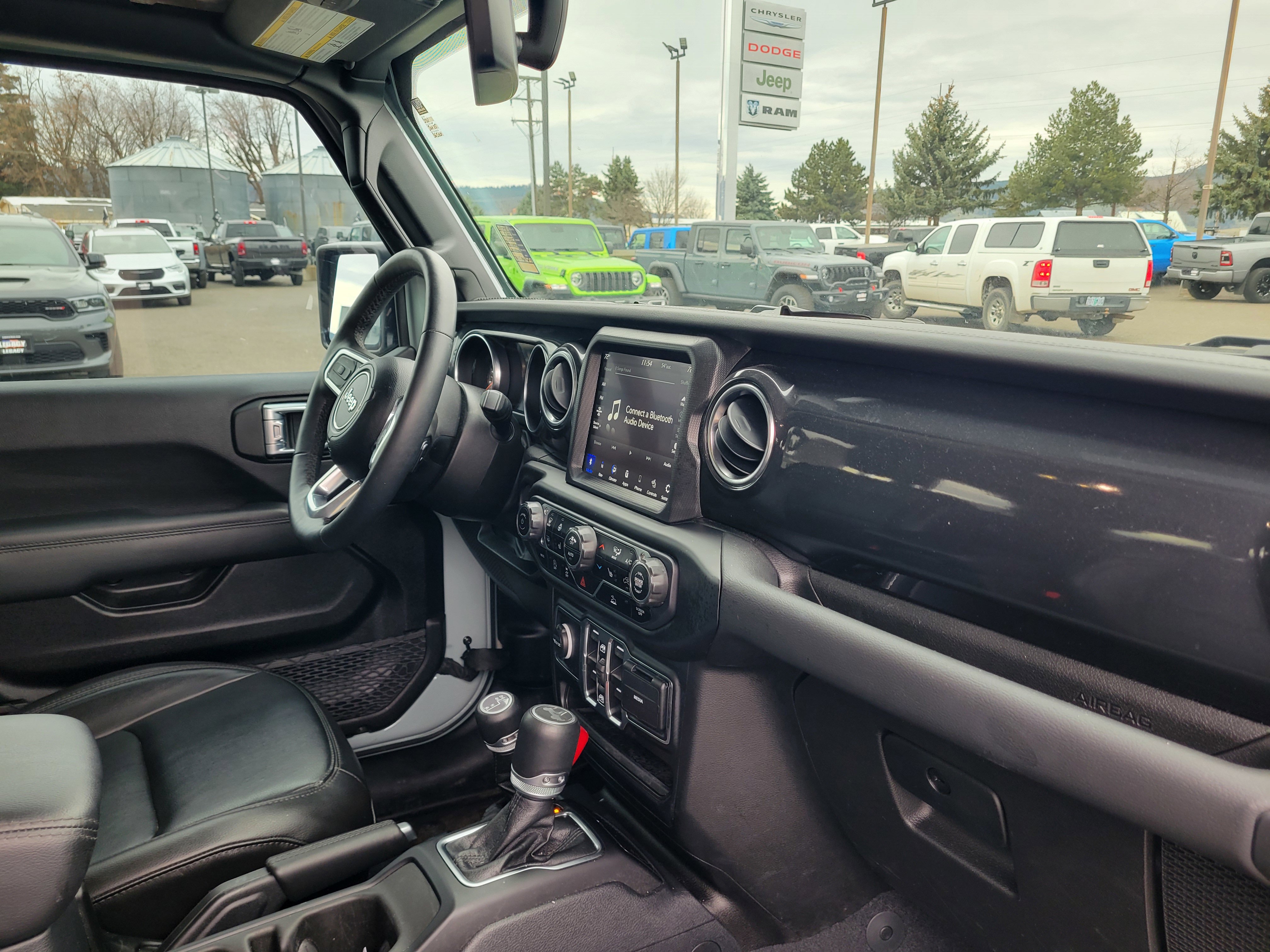 Used 2023 Jeep Wrangler Unlimited Sahara image 16