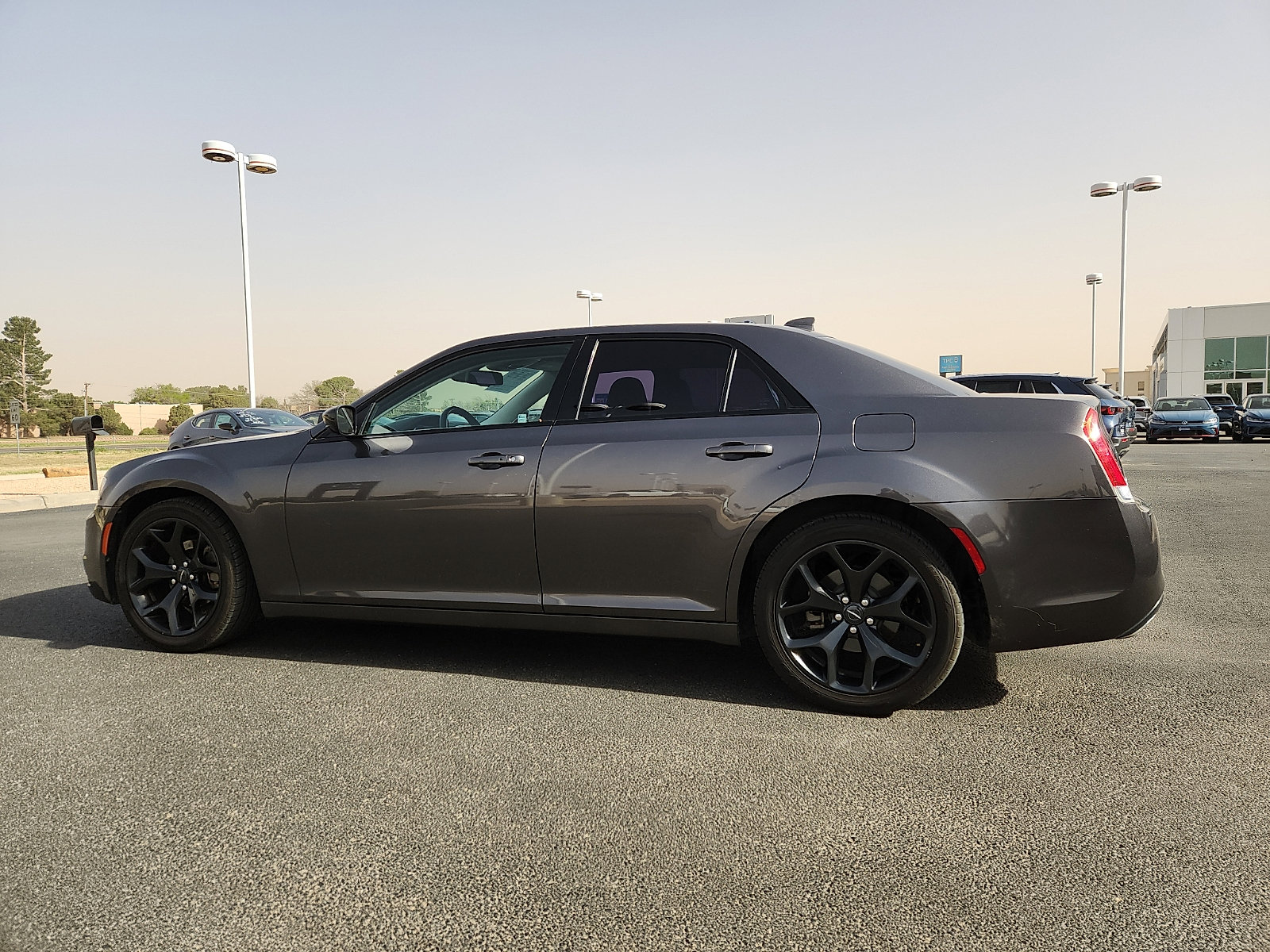 Used 2021 Chrysler 300 Touring w/ Sport Appearance Package image 4