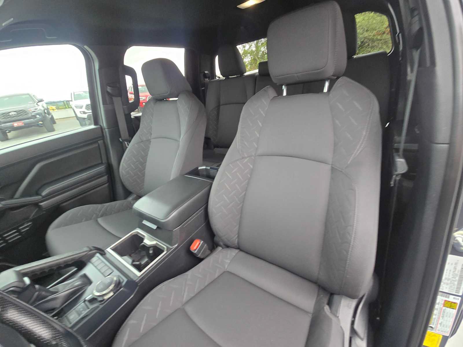 Used 2025 Toyota Tacoma SR5 AWD/4WD image 22