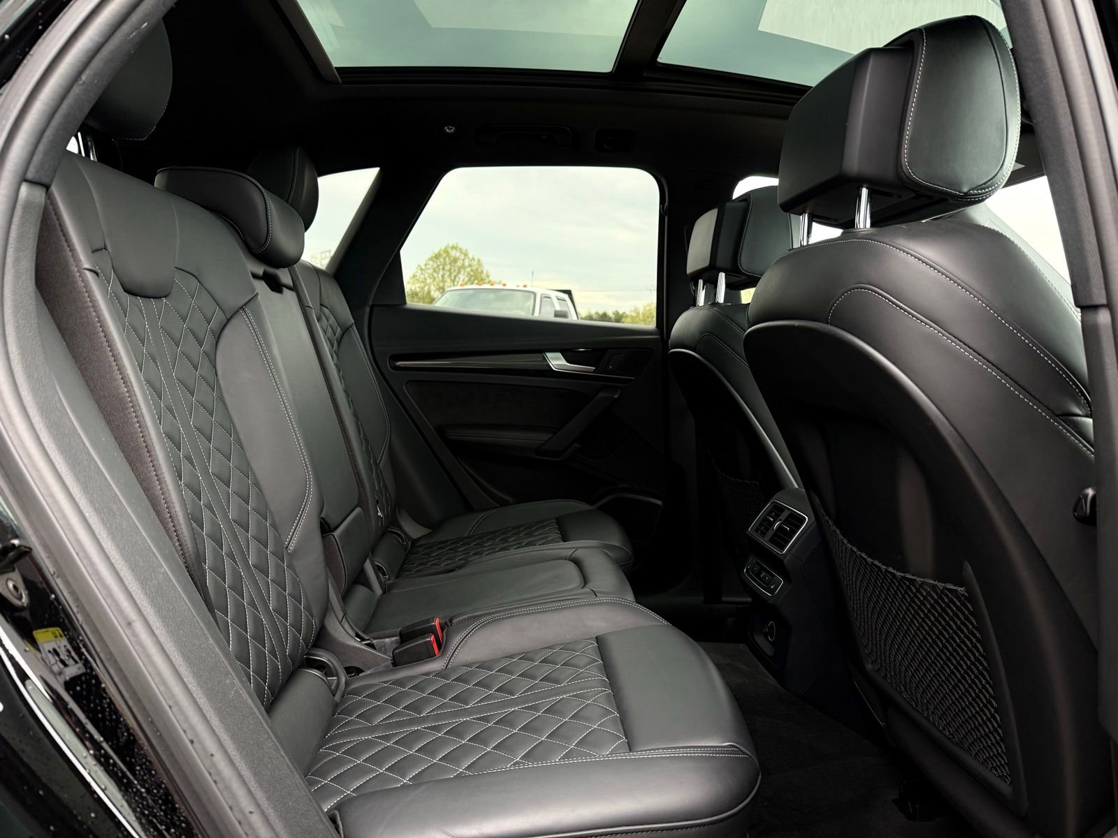 Used 2018 Audi SQ5 Premium Plus w/ Navigation Package AWD/4WD image 32