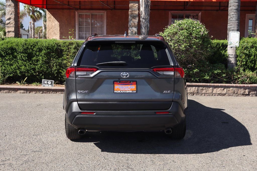 Used 2021 Toyota RAV4 XLE image 7