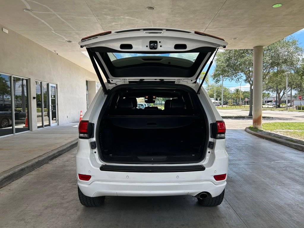 Used 2018 Jeep Grand Cherokee Altitude AWD/4WD image 31
