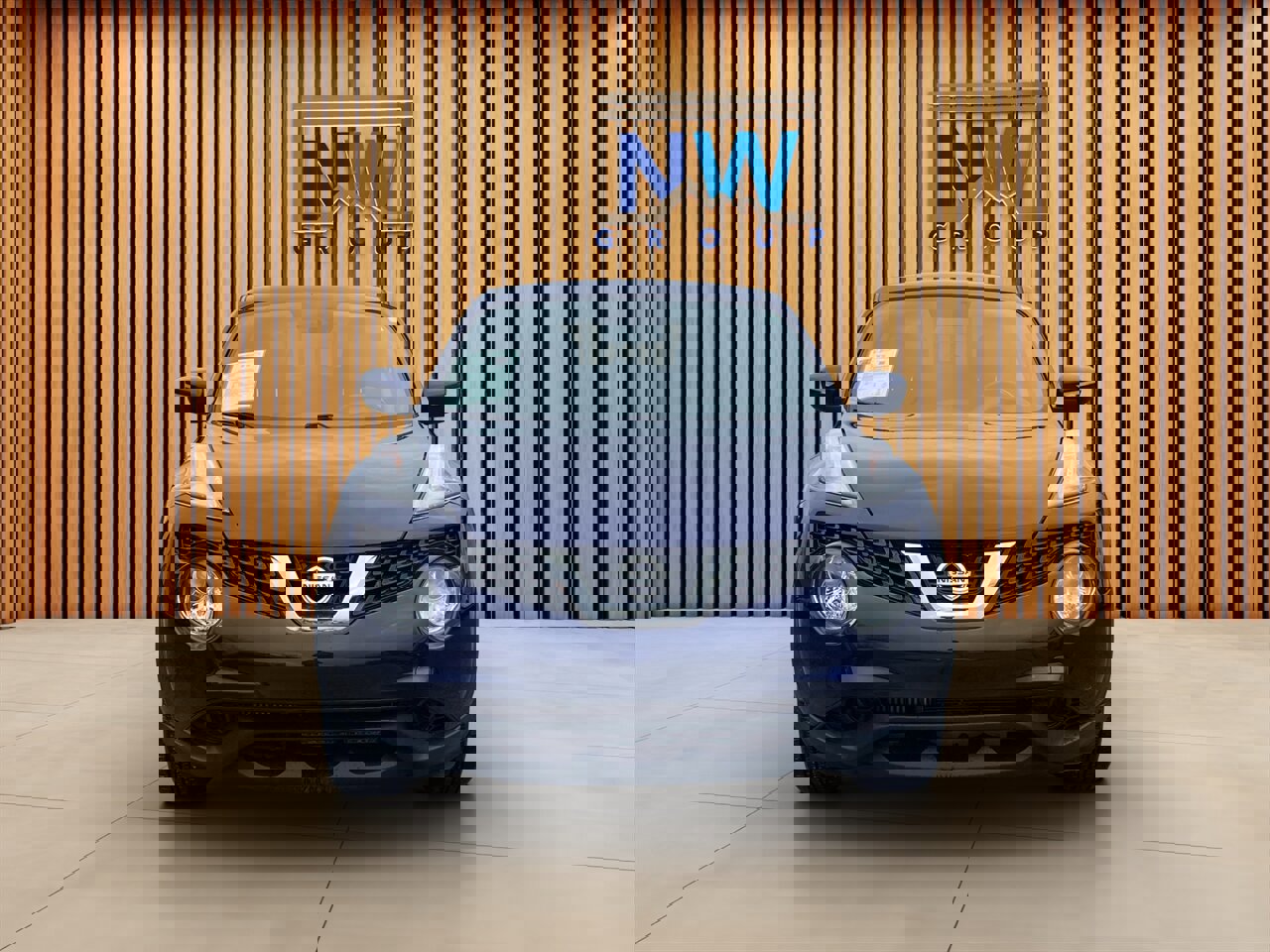 Used 2015 Nissan Juke SV image 2