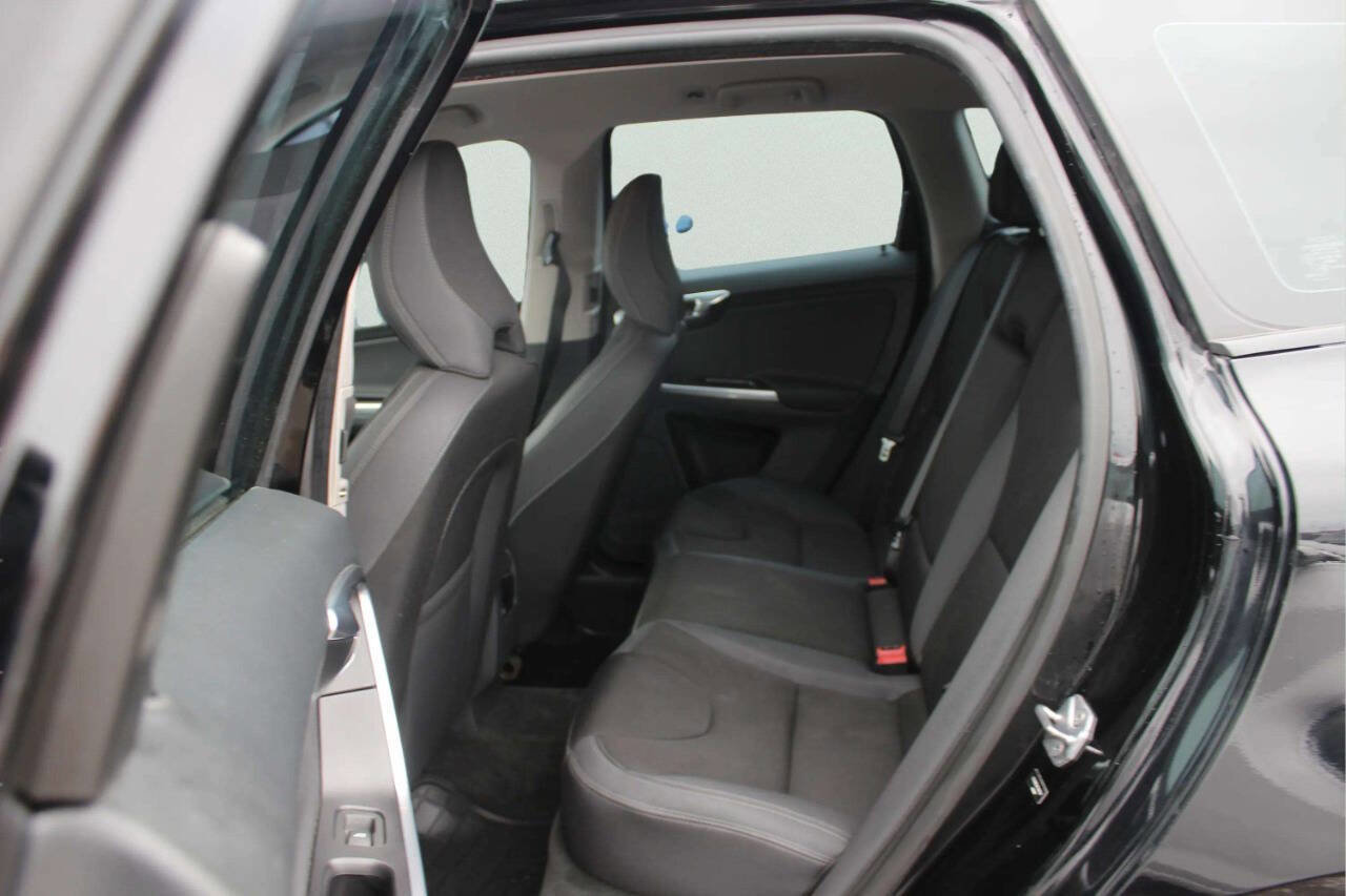 Used 2015 Volvo XC60 T5 image 6