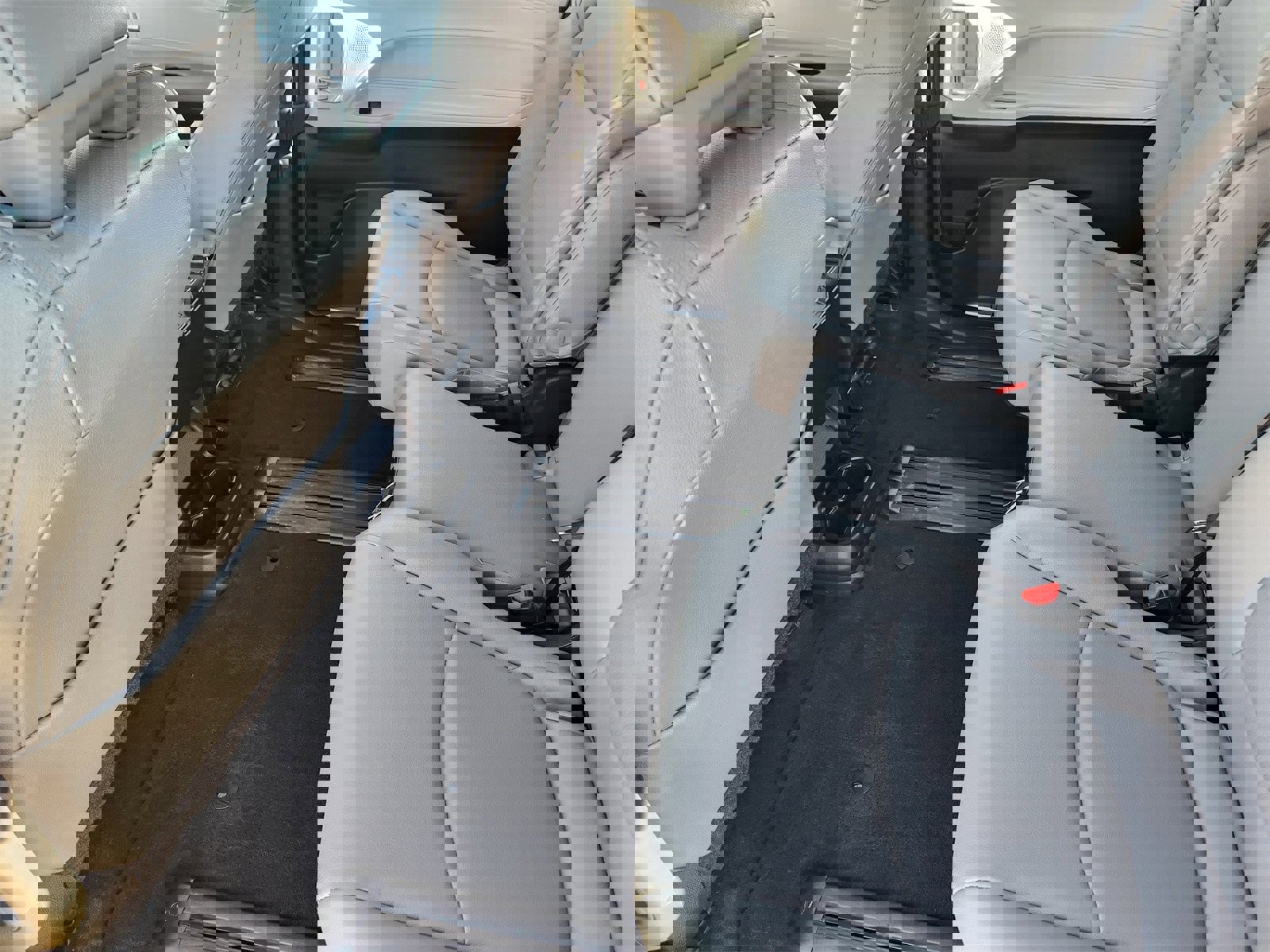 Used 2026 Toyota Sienna XLE image 38