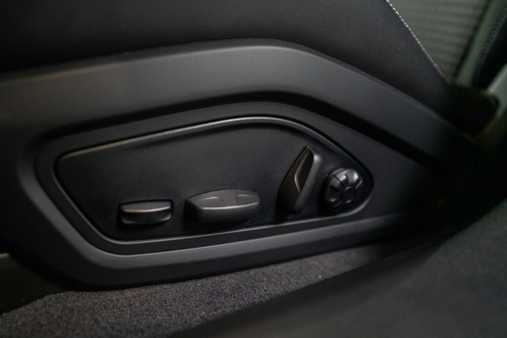 New 2025 Porsche Taycan image 22