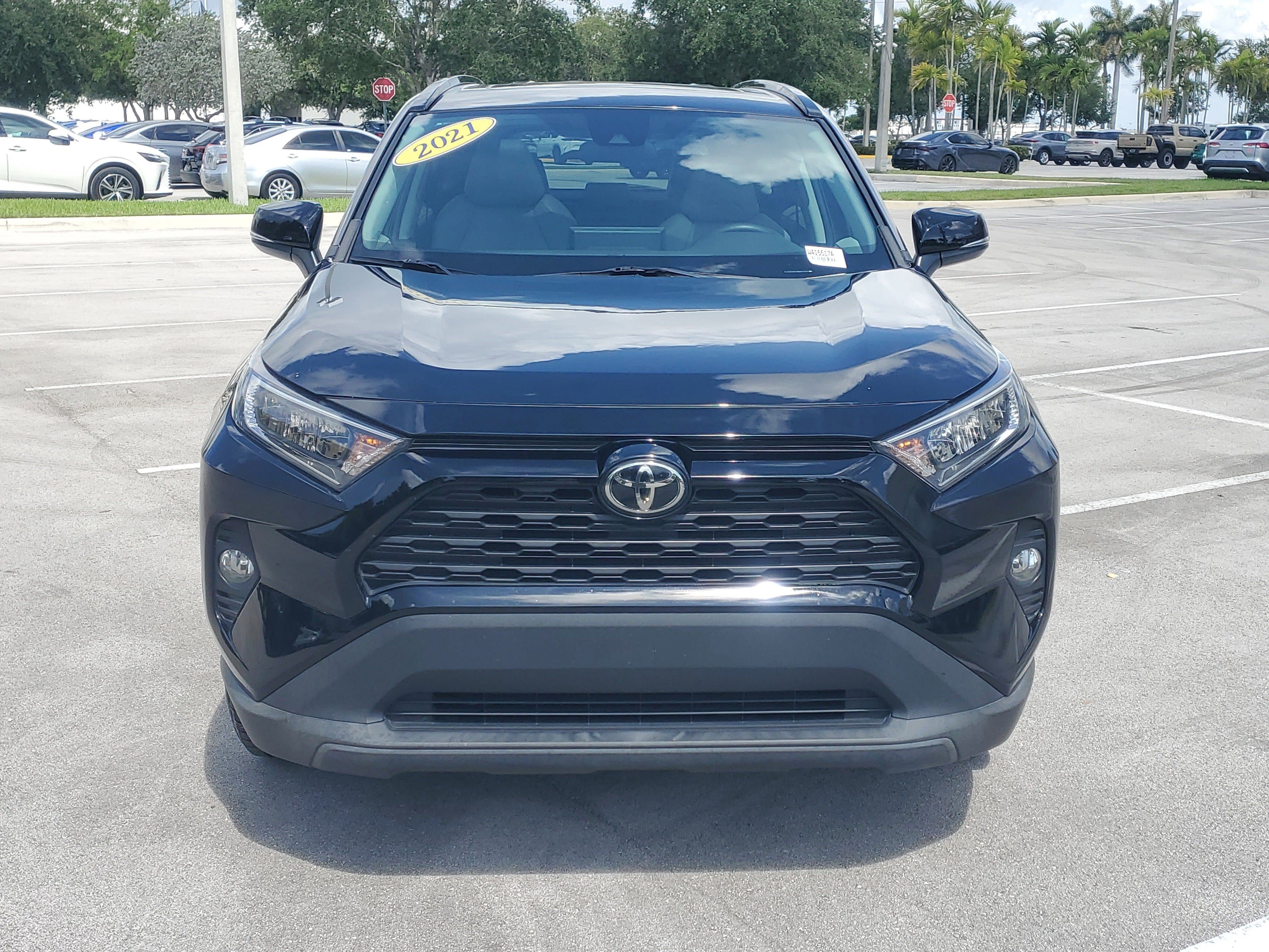 Used 2021 Toyota RAV4 XLE Premium FWD image 8