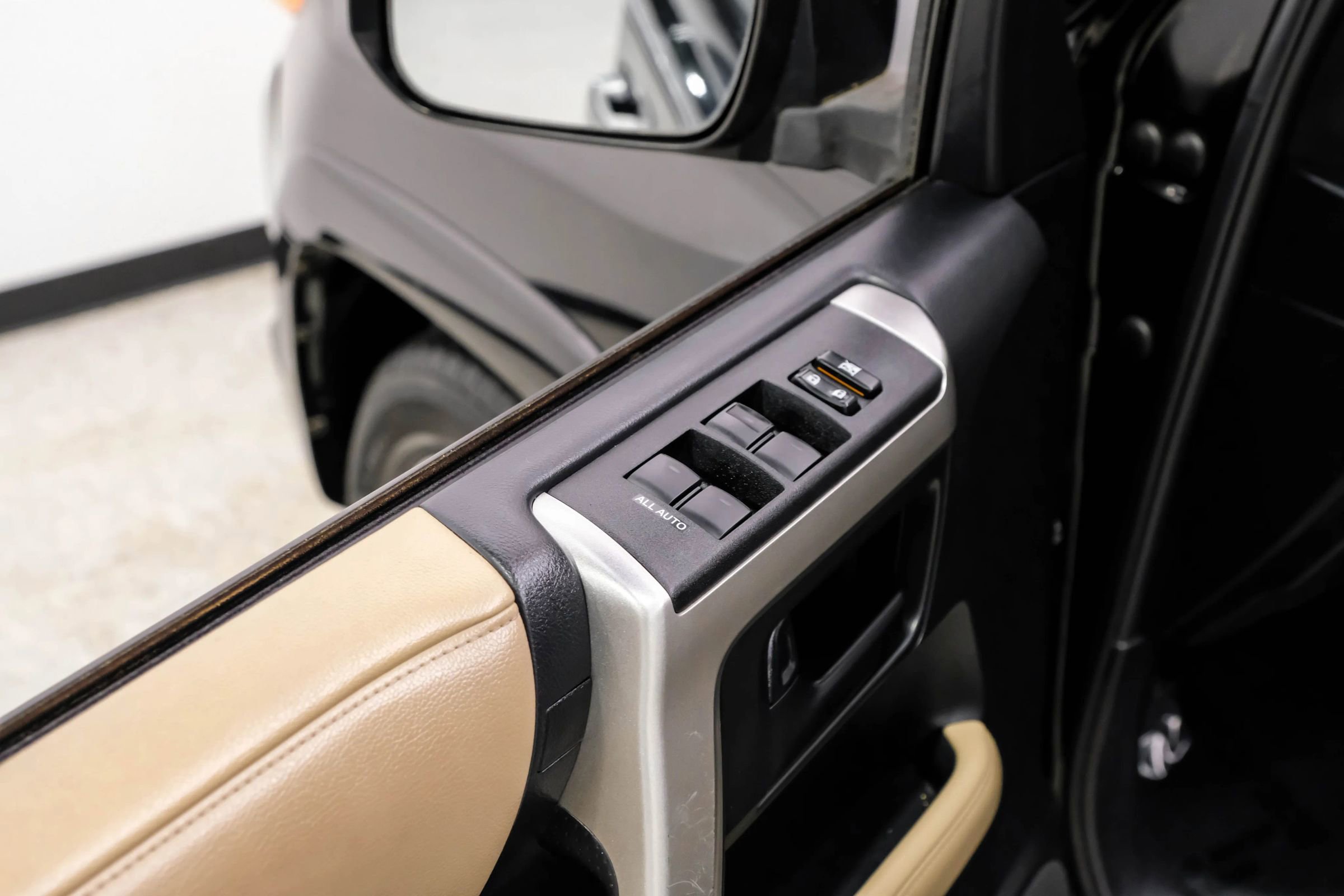 Used 2012 Toyota 4Runner Limited image 51