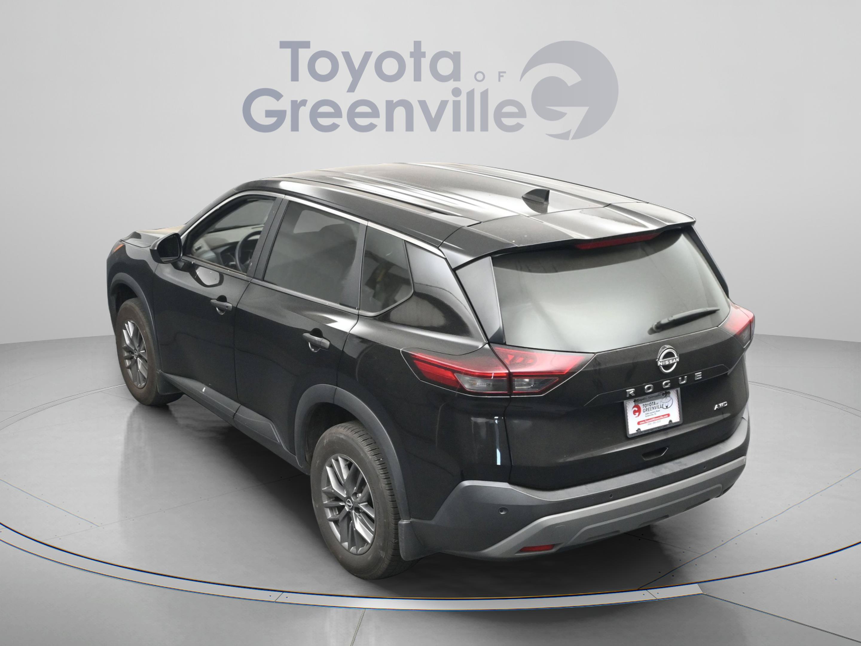 Used 2023 Nissan Rogue S AWD/4WD image 9
