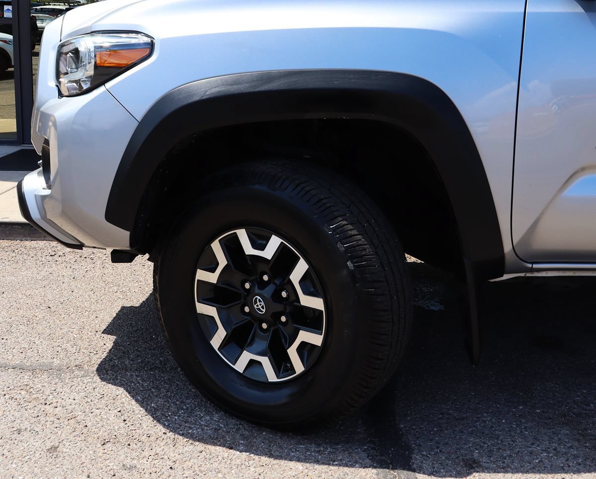 Used 2021 Toyota Tacoma TRD Off-Road w/ Technology Package AWD/4WD image 5