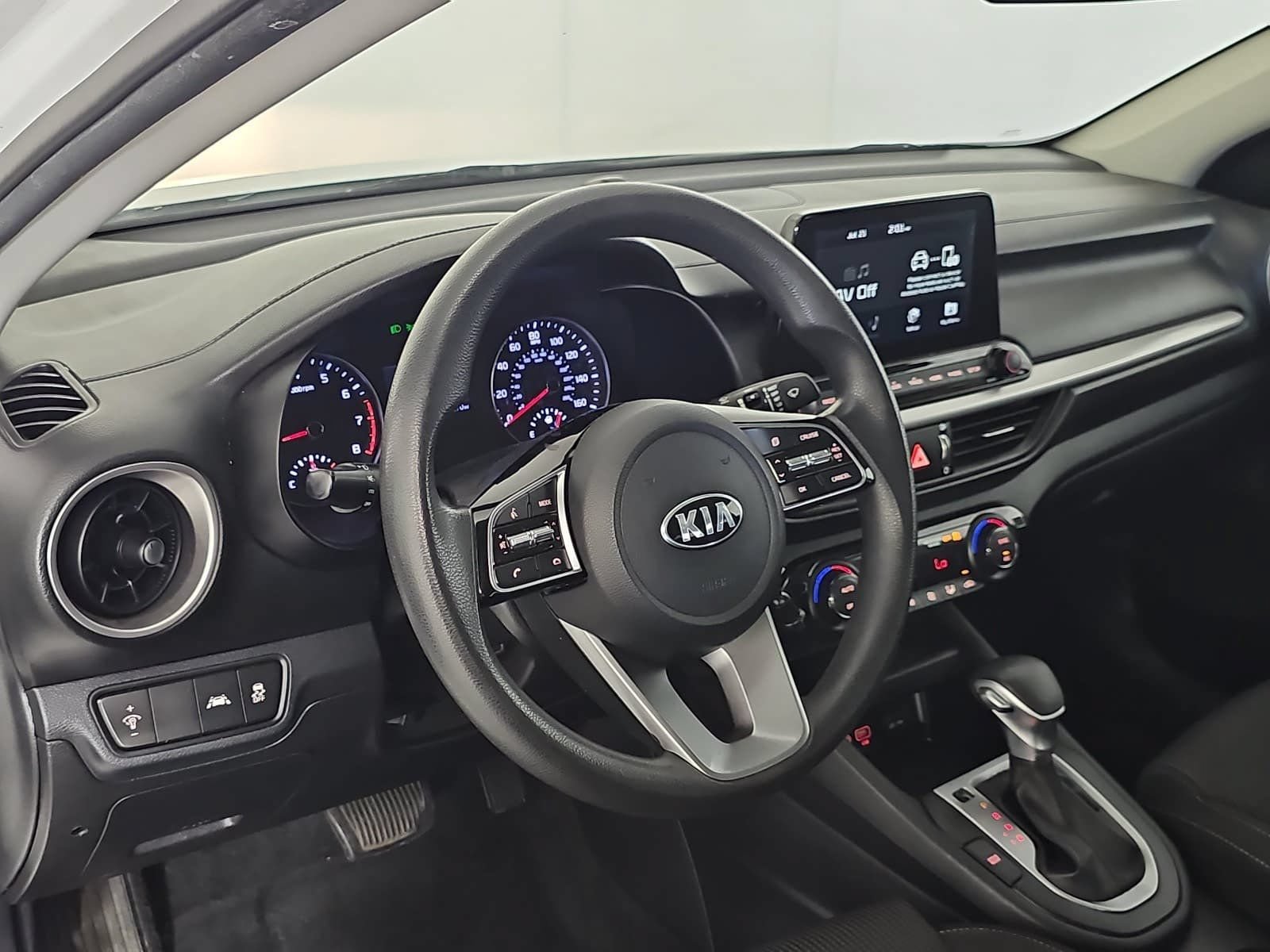 Used 2019 Kia Forte LXS FWD image 14