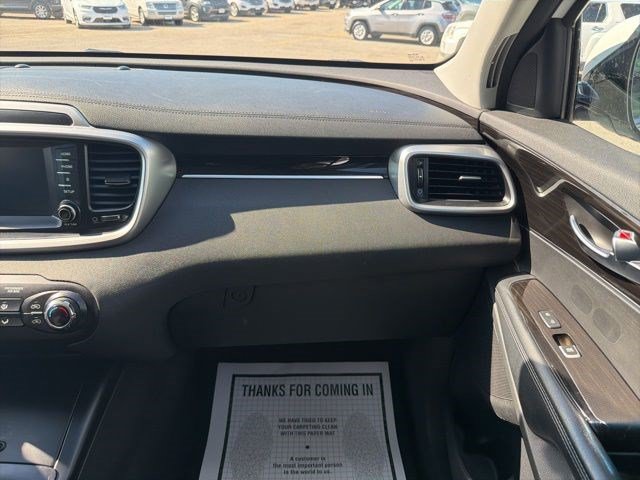 Used 2020 Kia Sorento FWD V6 image 21
