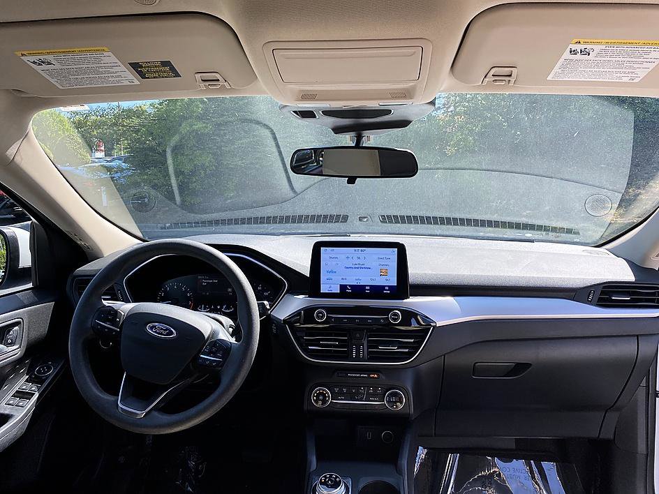 Used 2020 Ford Escape SE image 19