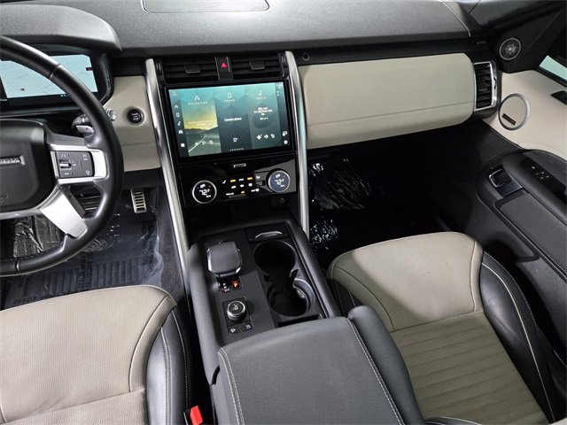 Used 2021 Land Rover Discovery S R-Dynamic image 18