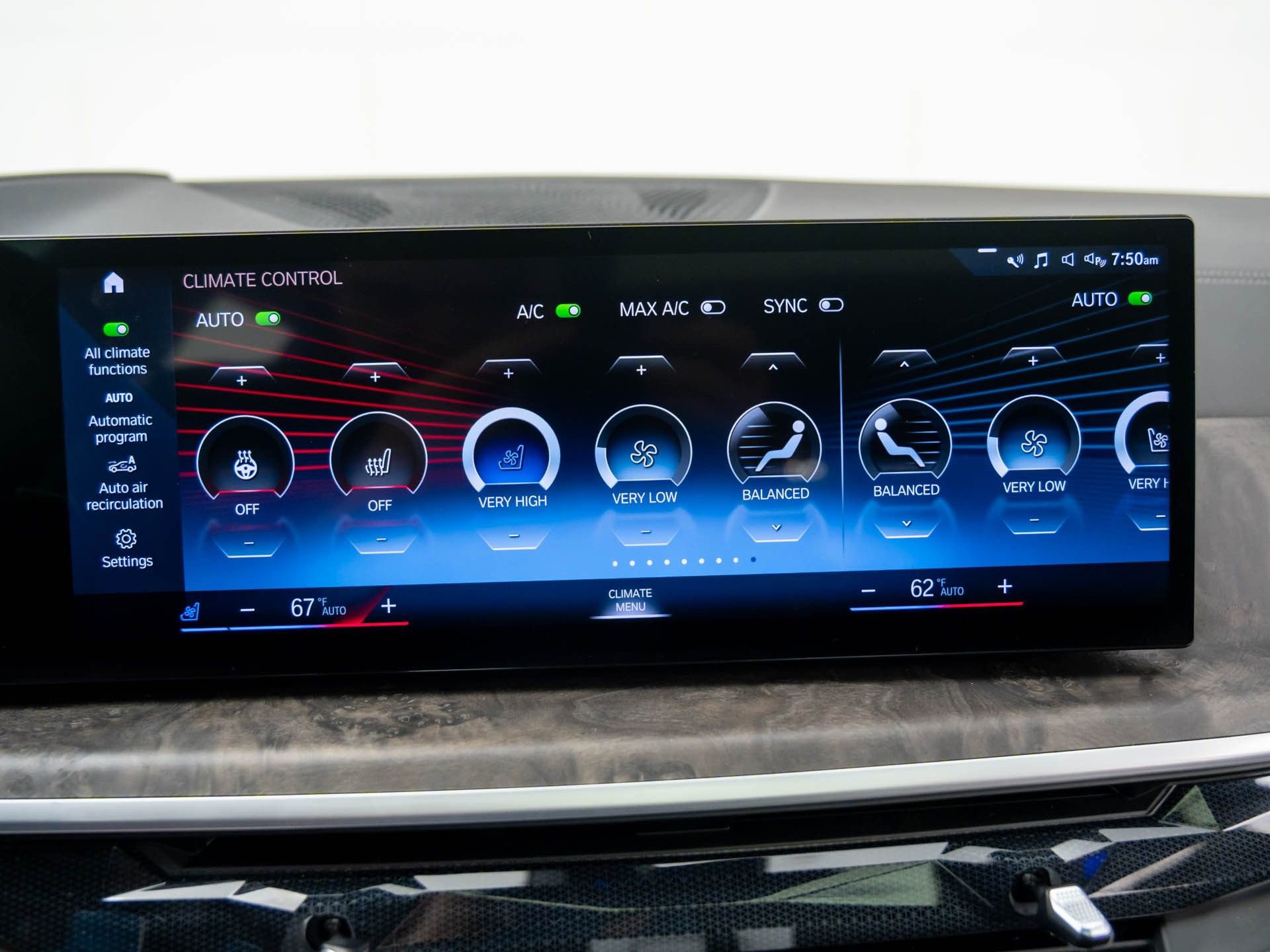 Used 2023 BMW X7 xDrive40i w/ M Sport Package image 28