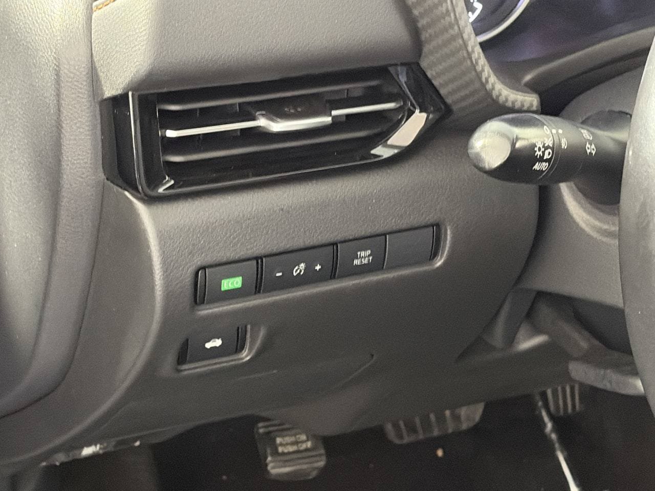 Used 2022 Nissan Sentra SR FWD image 11
