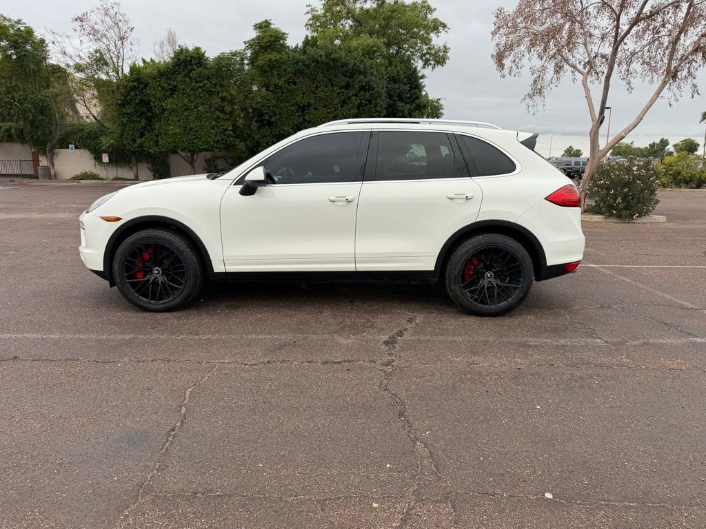 Used 2012 Porsche Cayenne Turbo image 5