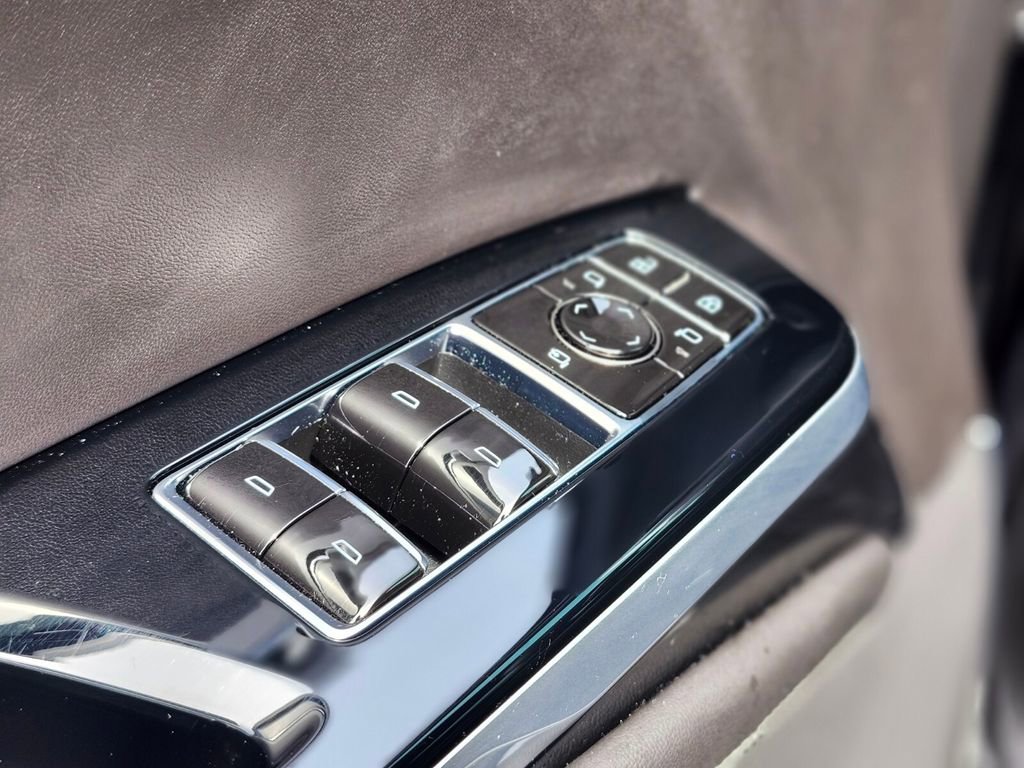 Certified 2025 Cadillac Escalade V w/ LPO, Floor Liner Package image 18