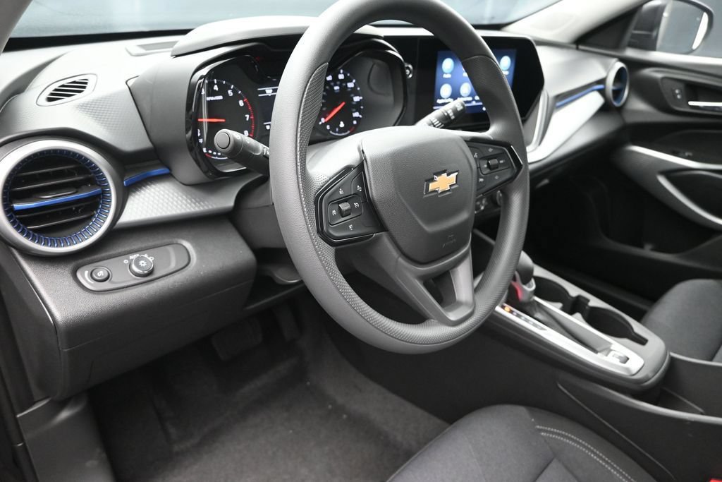 New 2026 Chevrolet Trax LS w/ LS Convenience Package FWD image 12