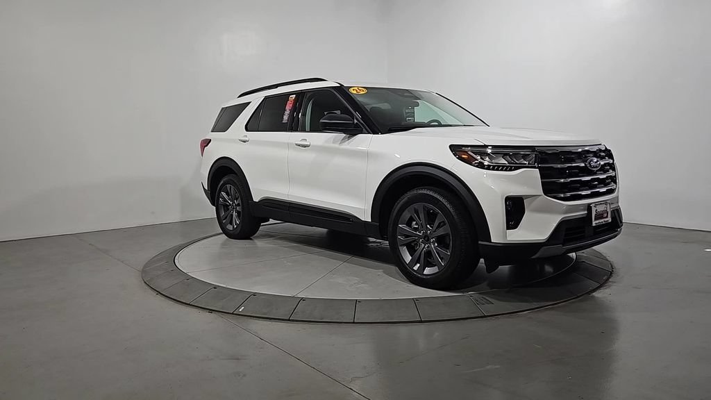 Used 2026 Ford Explorer Active w/ Active Comfort Package AWD/4WD image 8