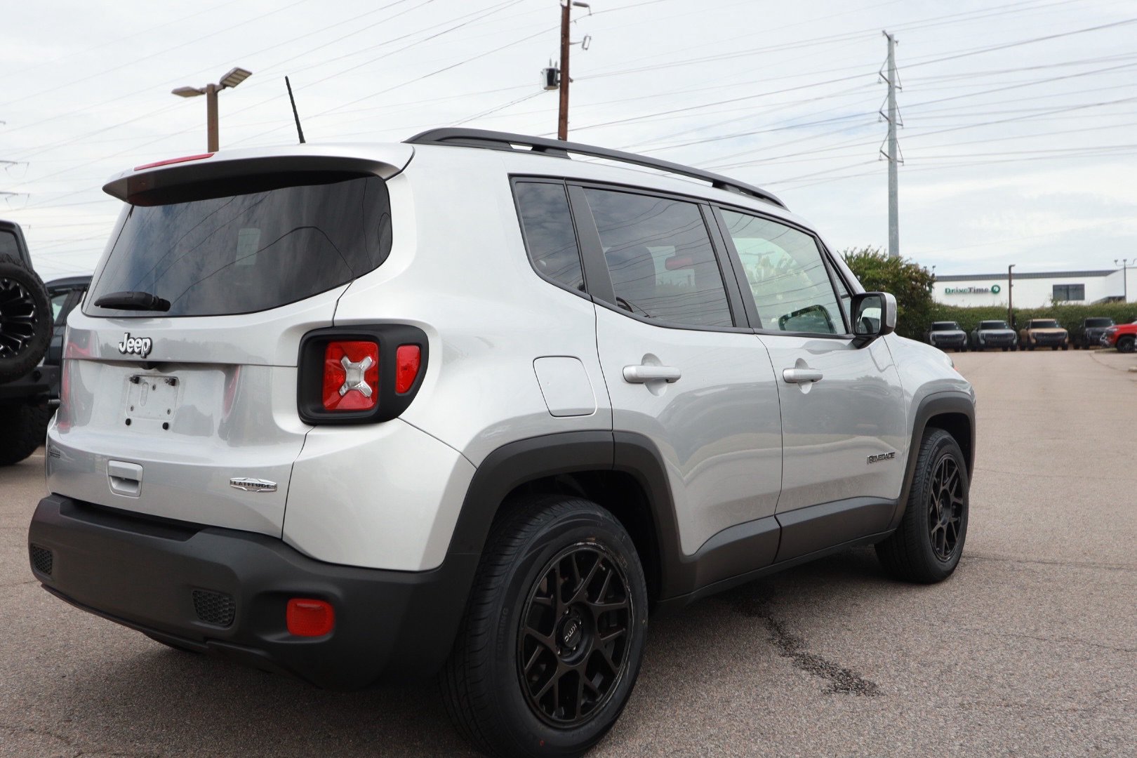Used 2021 Jeep Renegade Latitude FWD image 5