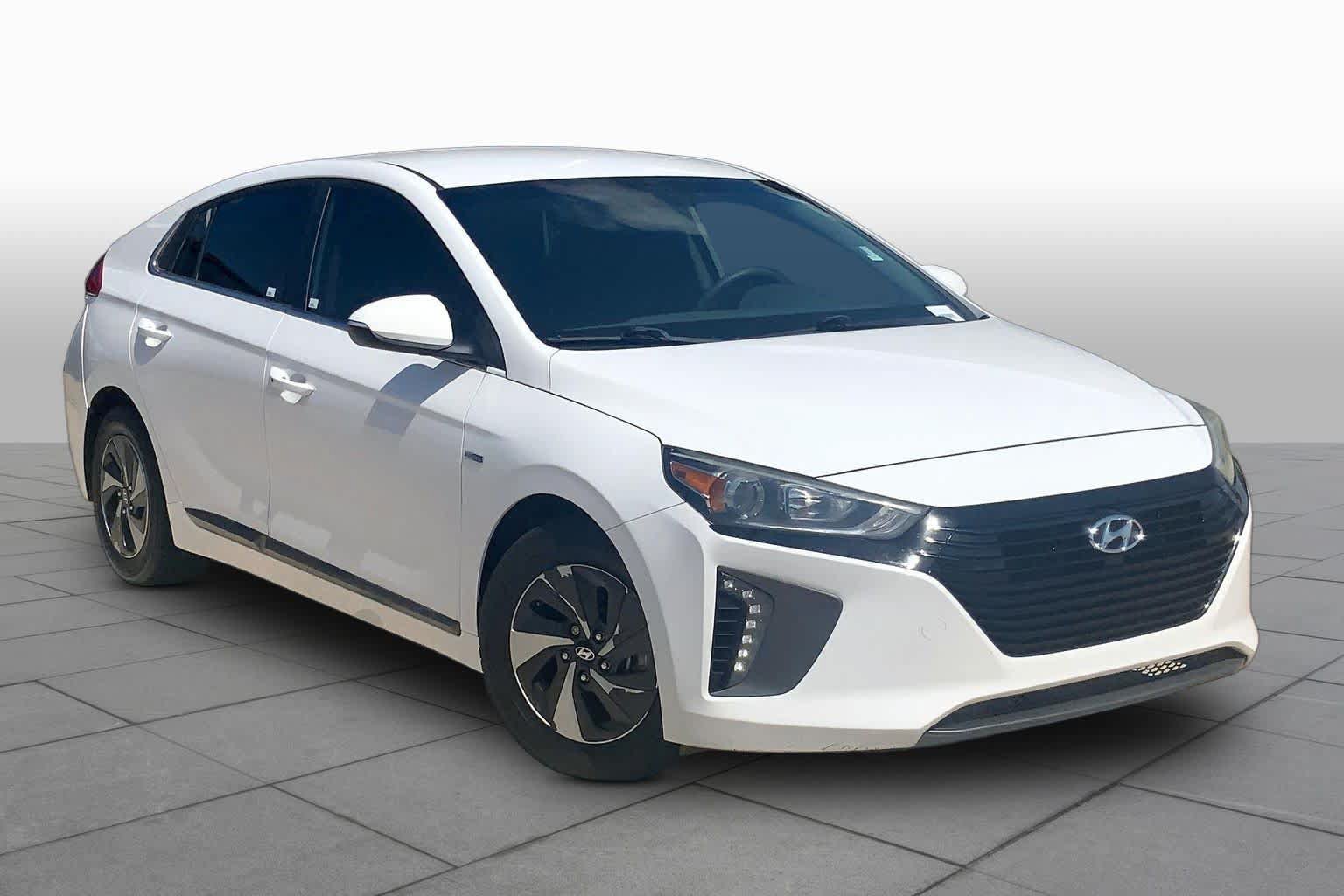 Used 2017 Hyundai Ioniq SEL FWD image 3