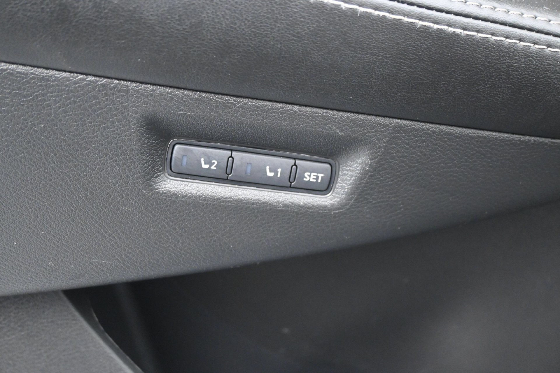 Used 2015 Nissan Murano Platinum w/ Platinum Technology Package AWD/4WD image 24