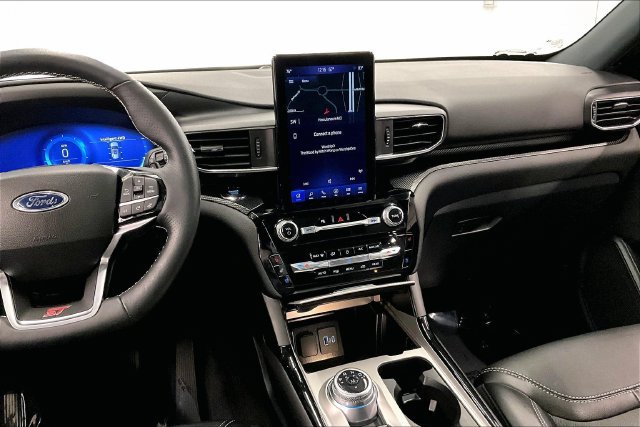 Used 2024 Ford Explorer ST w/ Technology Package AWD/4WD image 7